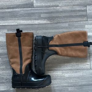 UGG RAINCLOUD TALL CHESTNUT BOOTS - WOMEN'S size 9